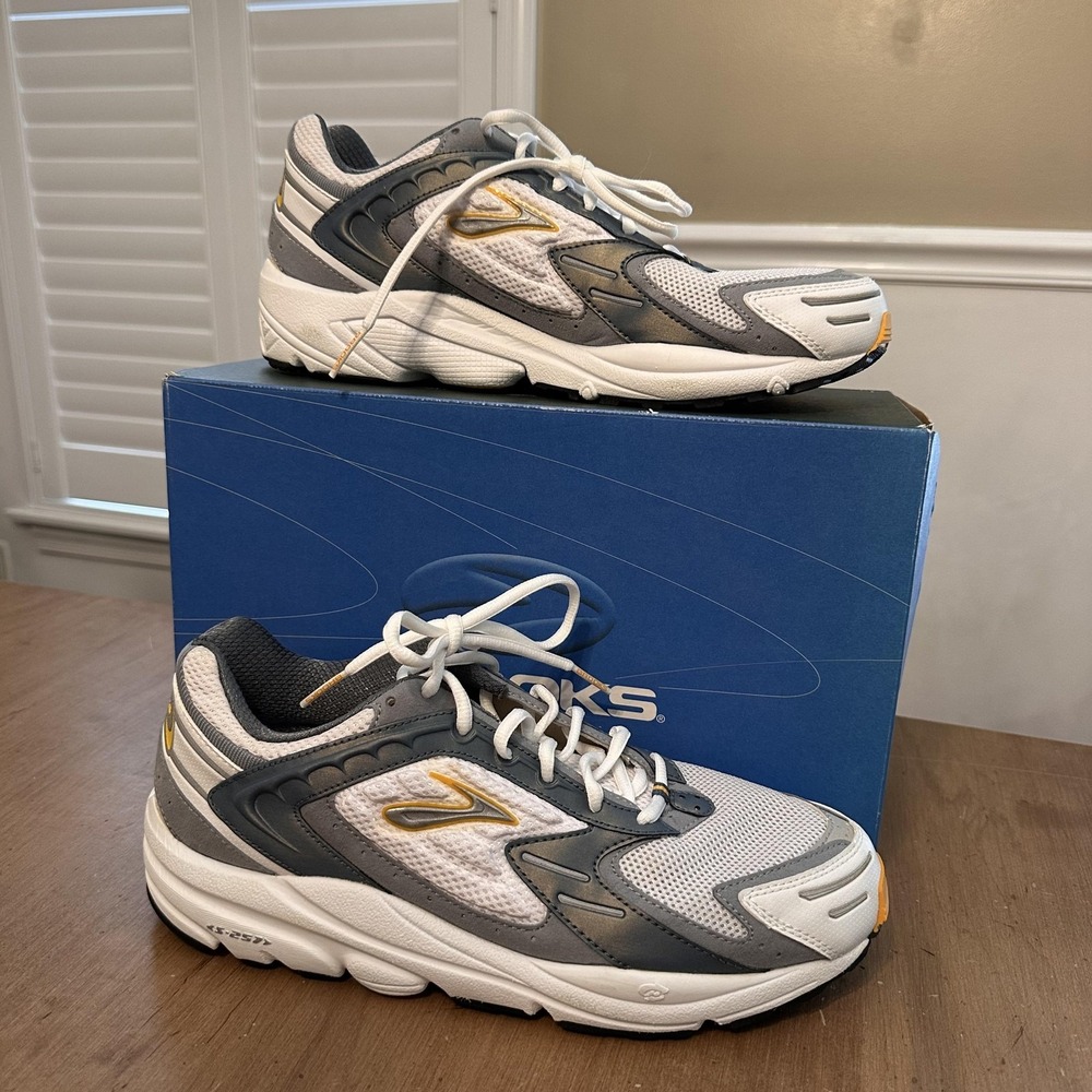 Brooks Dyad Running Shoes Womens Size 11.5 White Gray Cushion Sneakers Mesh